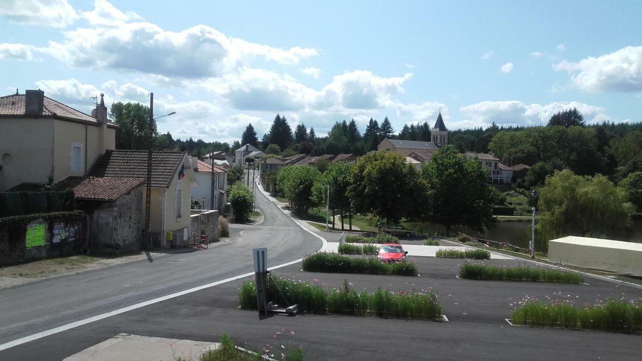 Auberge La Marchadaine Montrollet Zewnętrze zdjęcie